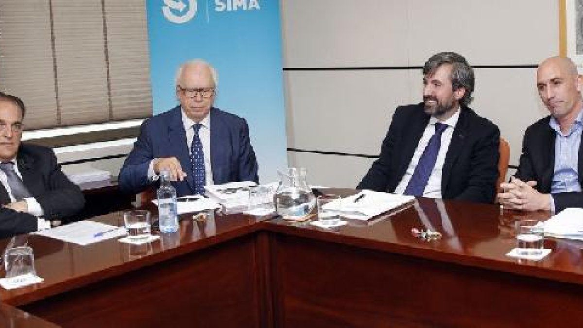 Reunión secreta en la que solo faltó la RFEF.