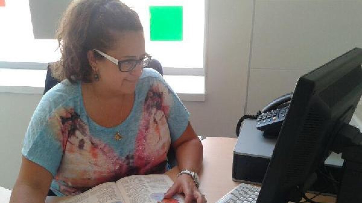 Begoña del Moral en la consulta de Vacunación Internacional.