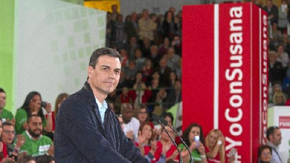 Pedro Sánchez en su visita a Vícar.