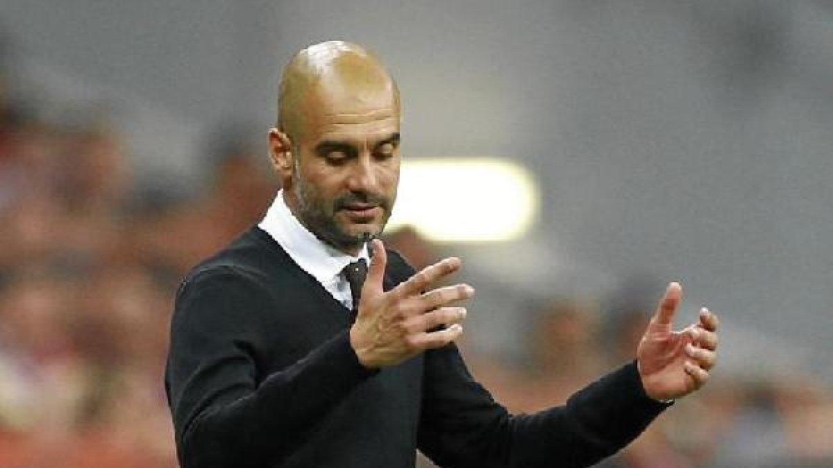 Pep guardiola contrariado por caer ante el Barça.