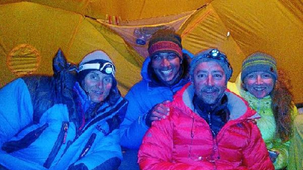 Ibero, segundo desde la derecha.