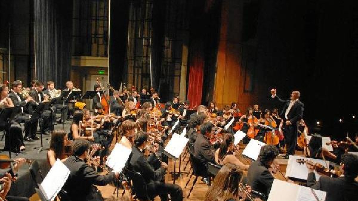 Actuación de la Orquesta Nacional de Cuba.