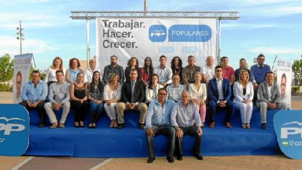 Gabriel Amat acompañó a Antonio Jesús Rodríguez en la presentación de su candidatura.