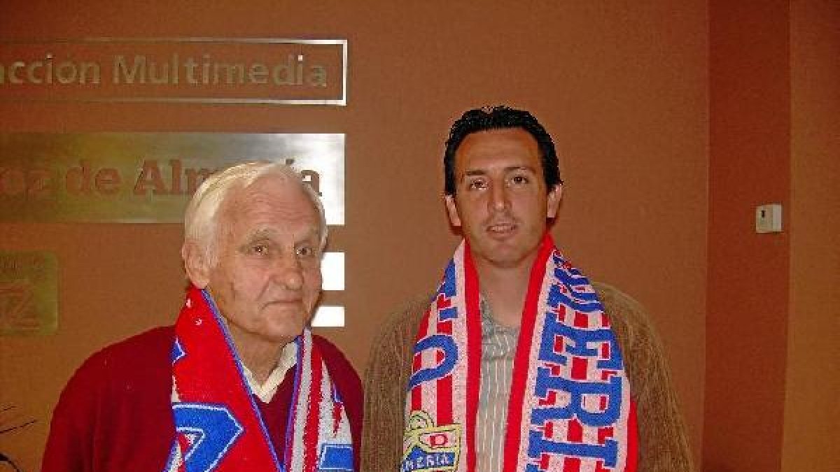 Unai Emery con su padre en LA VOZ.