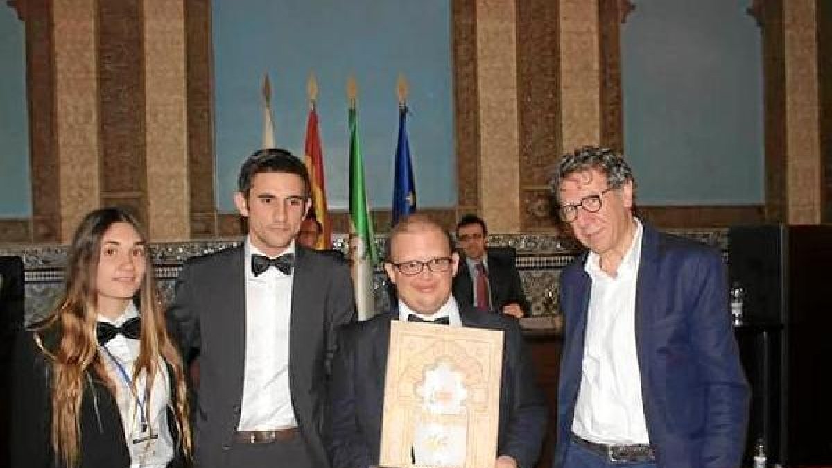 Los tres  brillantes alumnos almerienses subcampeones.