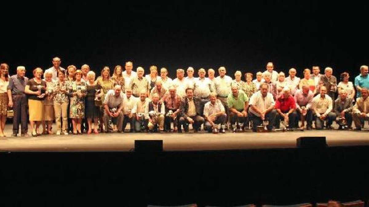 Mayores de las doce asociaciones participantes en esta tercerar edición de esta actividad.