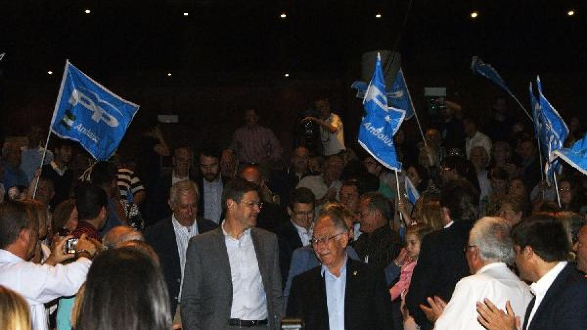 Presentación de la candidatura de Gabriel Amat en el Teatro Auditorio de Roquetas.