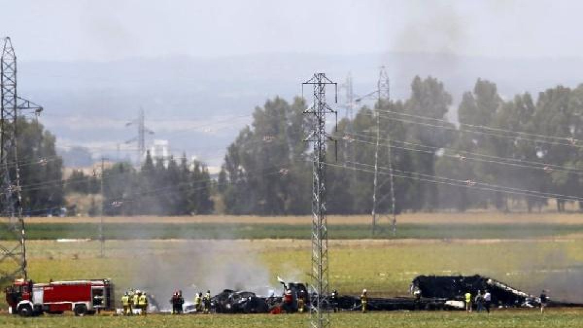 Imagen del accidente de avión en Sevilla.
