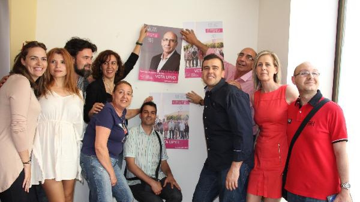 Pegada de carteles de UPyD El Ejido.