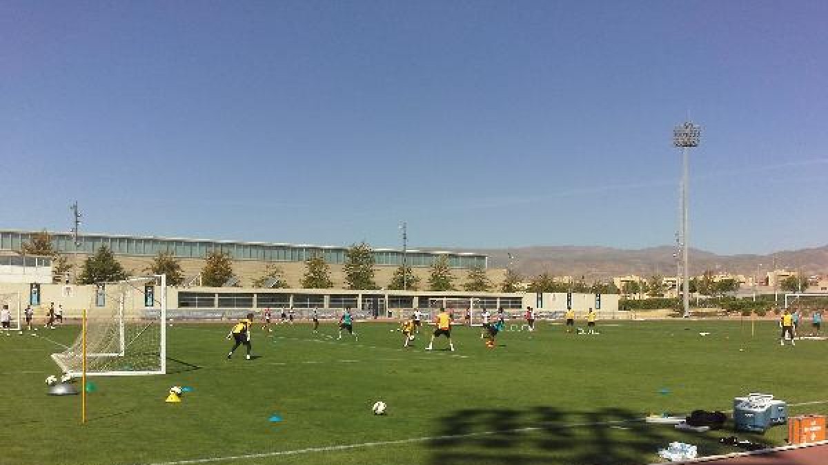 Salen los jugadores.