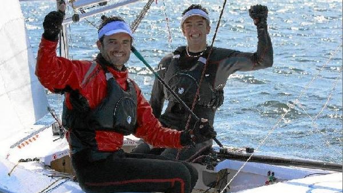 Los campeones saludan desde el mar.