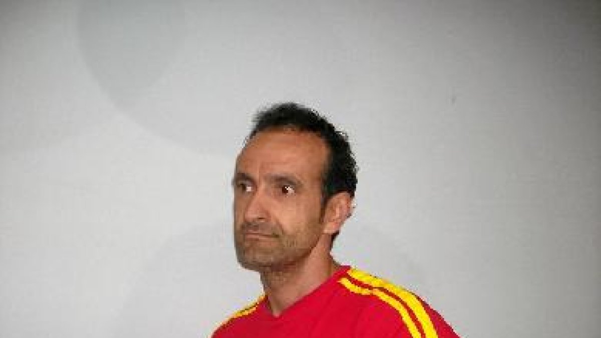 Cosme Prenafeta quiere hacer campeón nacional a Mintonette.