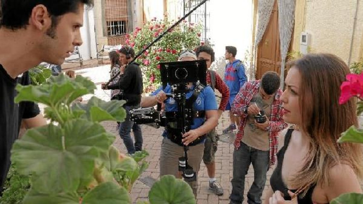 Un momento del rodaje del corto en las calles de Terque.