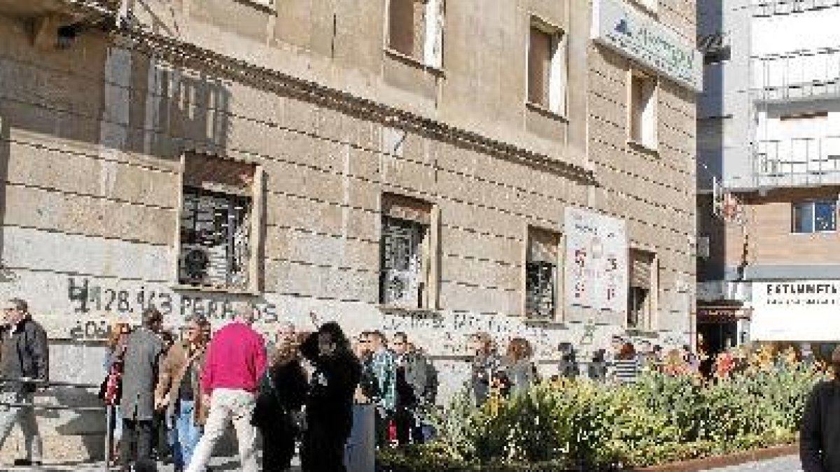 CONTADOR de siniestralidad laboral en el edificio de los sindicatos.