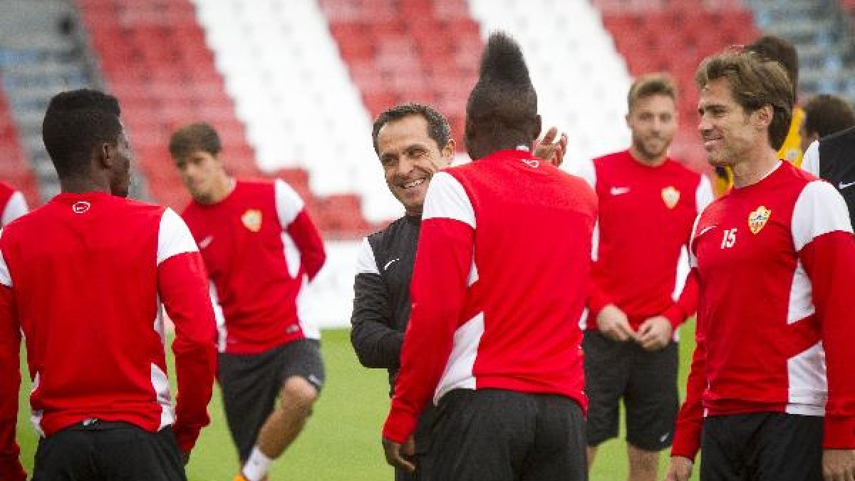 Sergi saluda a Thievy.