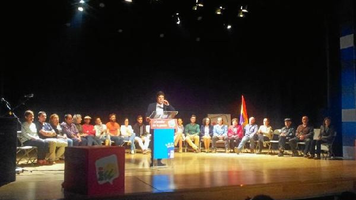 Alexis Pineda interviene en el acto de presentación.