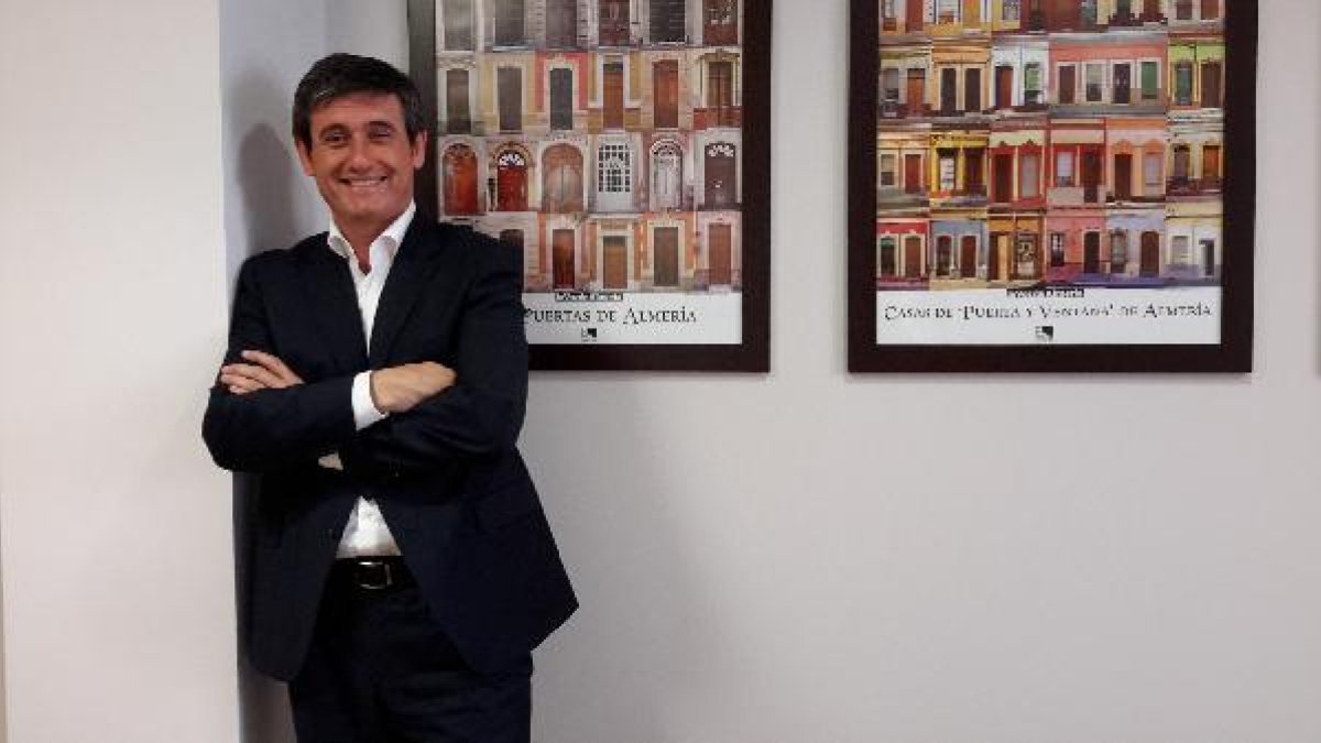 El candidato popular en las instalaciones de LA VOZ