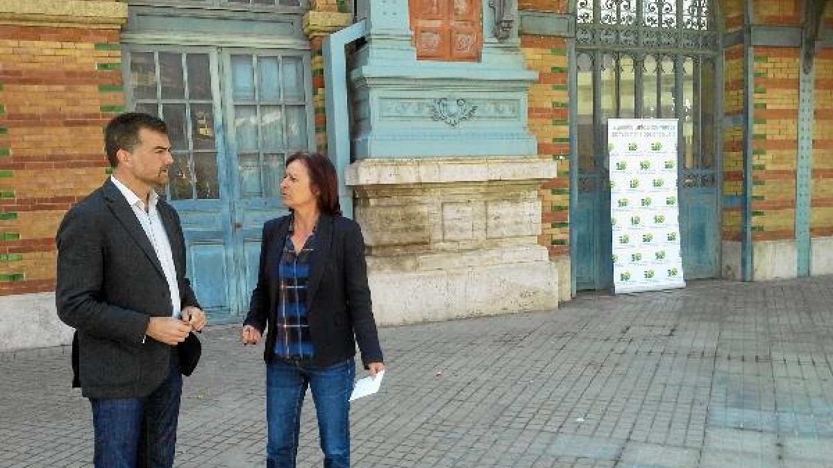 Maíllo y Martín, en la vieja estación.