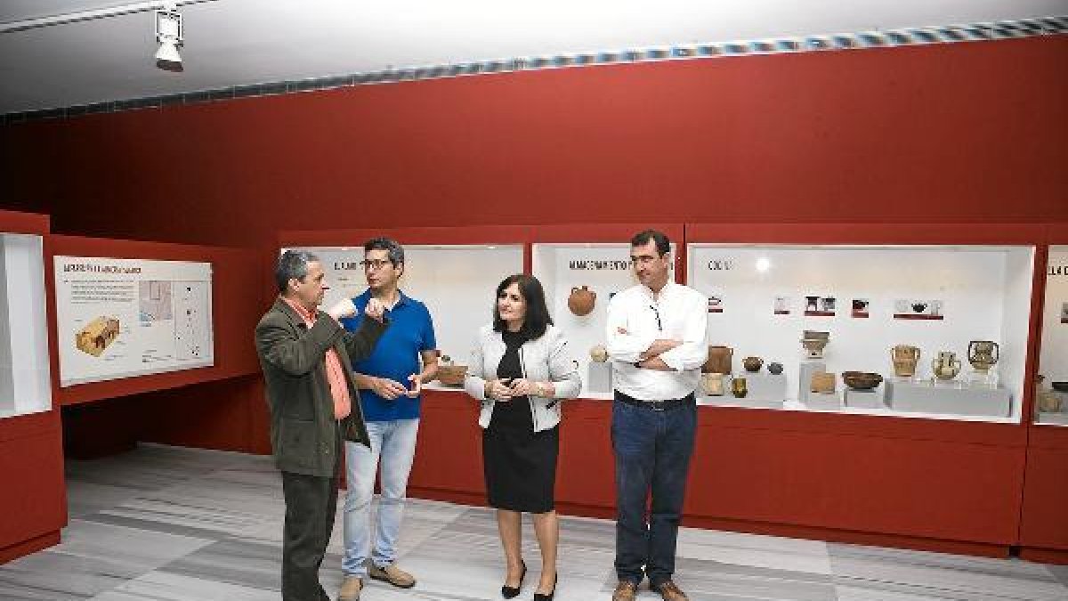 Presentación con Jorge Lirola, Arturo del Pino, Isabel Arévalo y Manuel Ramos.