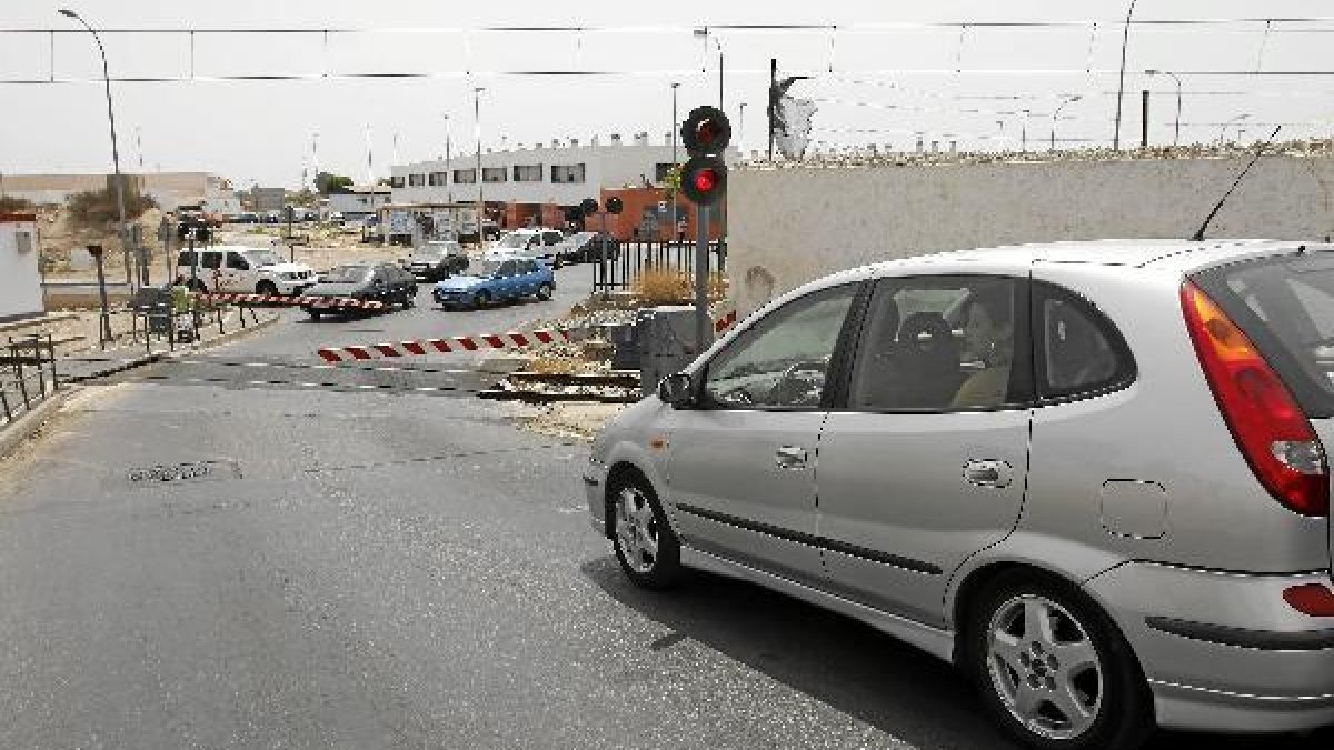 Paso a nivel de El Puche en la capital