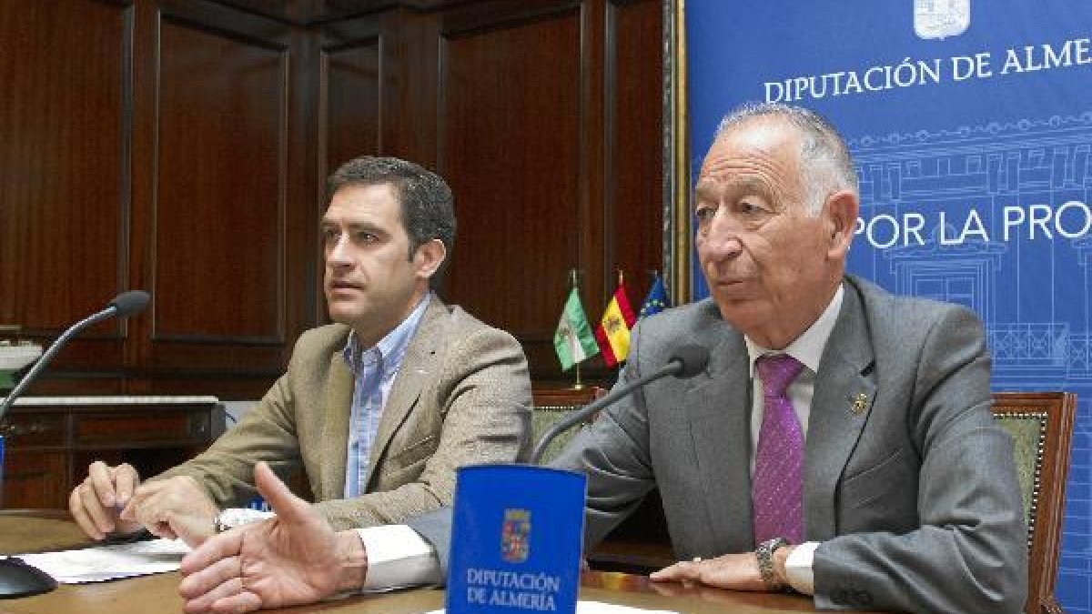 Castellón y Amat, ayer, durante la presentación del plan de eficiencia energética.