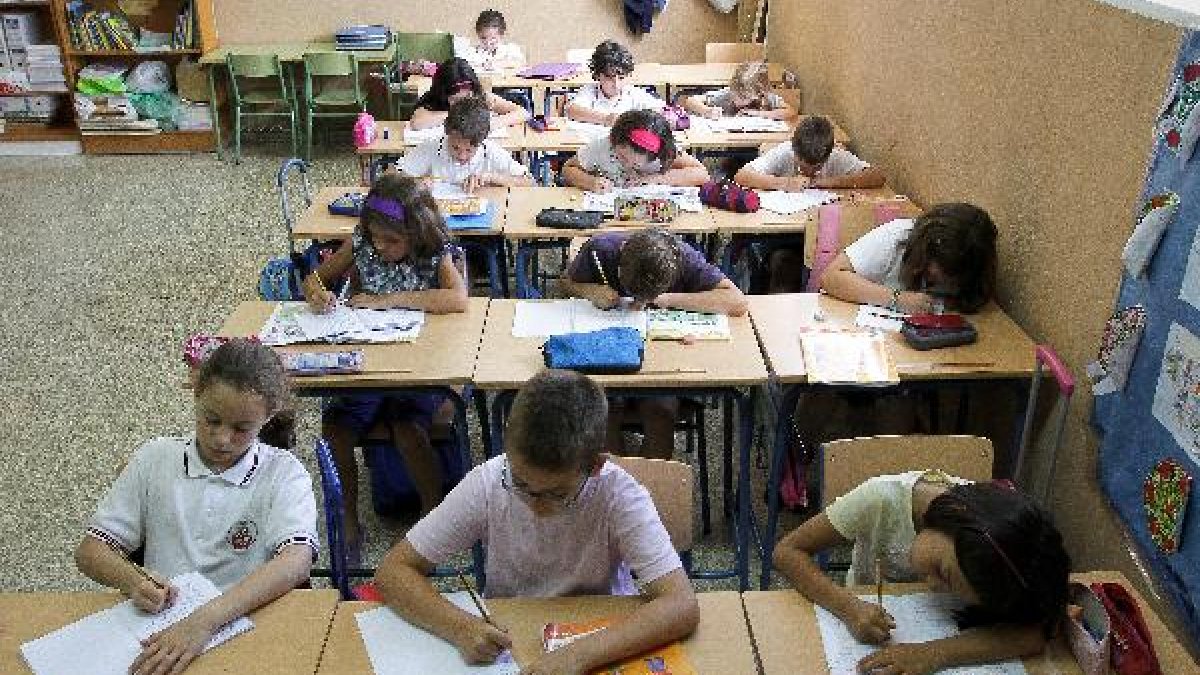 Alumnos de 2º de Primaria realizan las pruebas de la evaluacion Escala en una imagen de archivo.