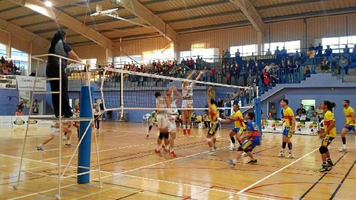 Una jugada del partido.