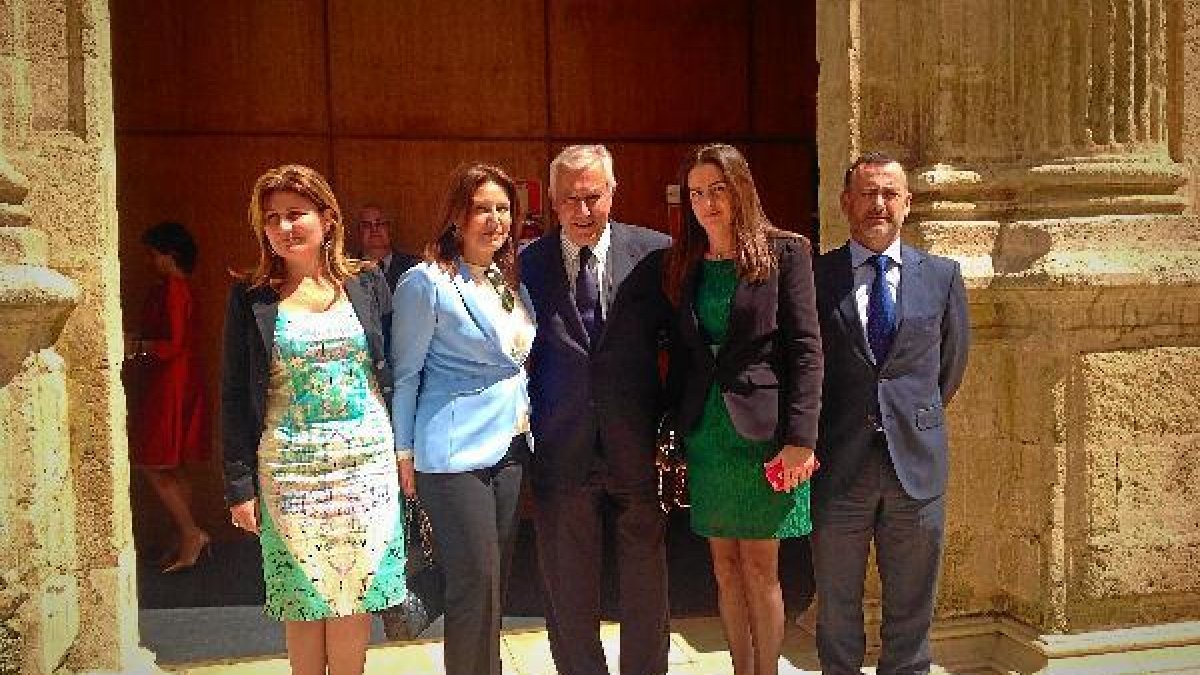 Los cinco parlamentarios almerienses del PP, en Sevilla.