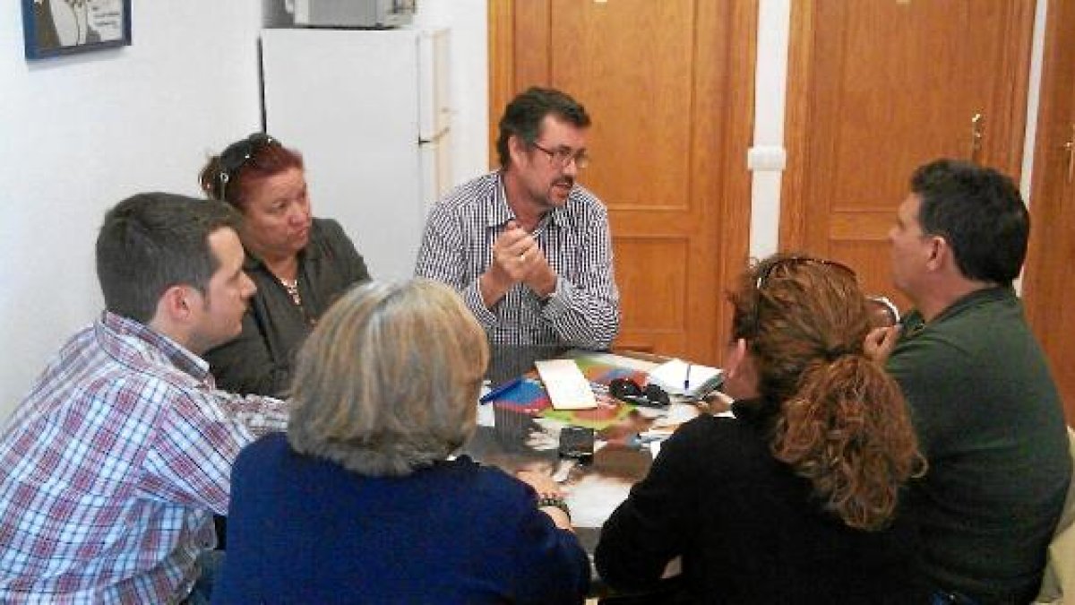 Reunión de Rafael Esteban con la FAVA Espejo del Mar