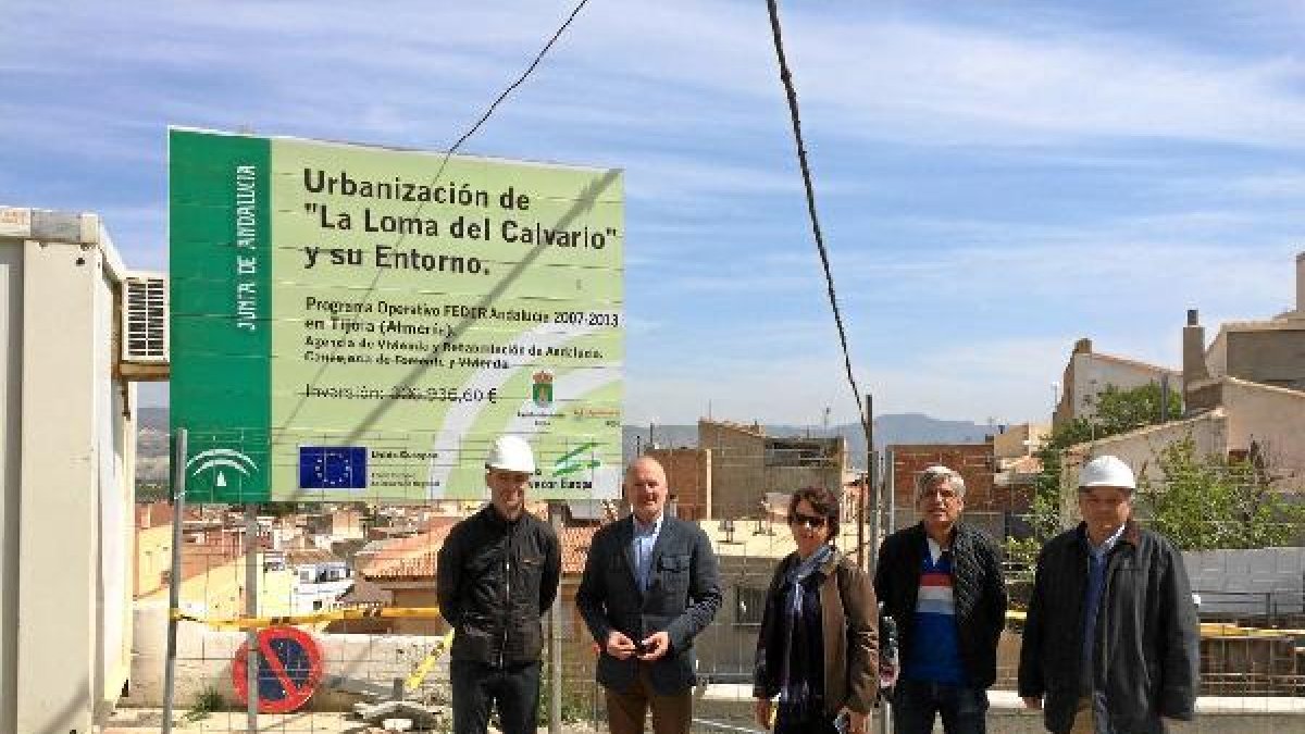 Visita del delegado a las obras en La Loma.