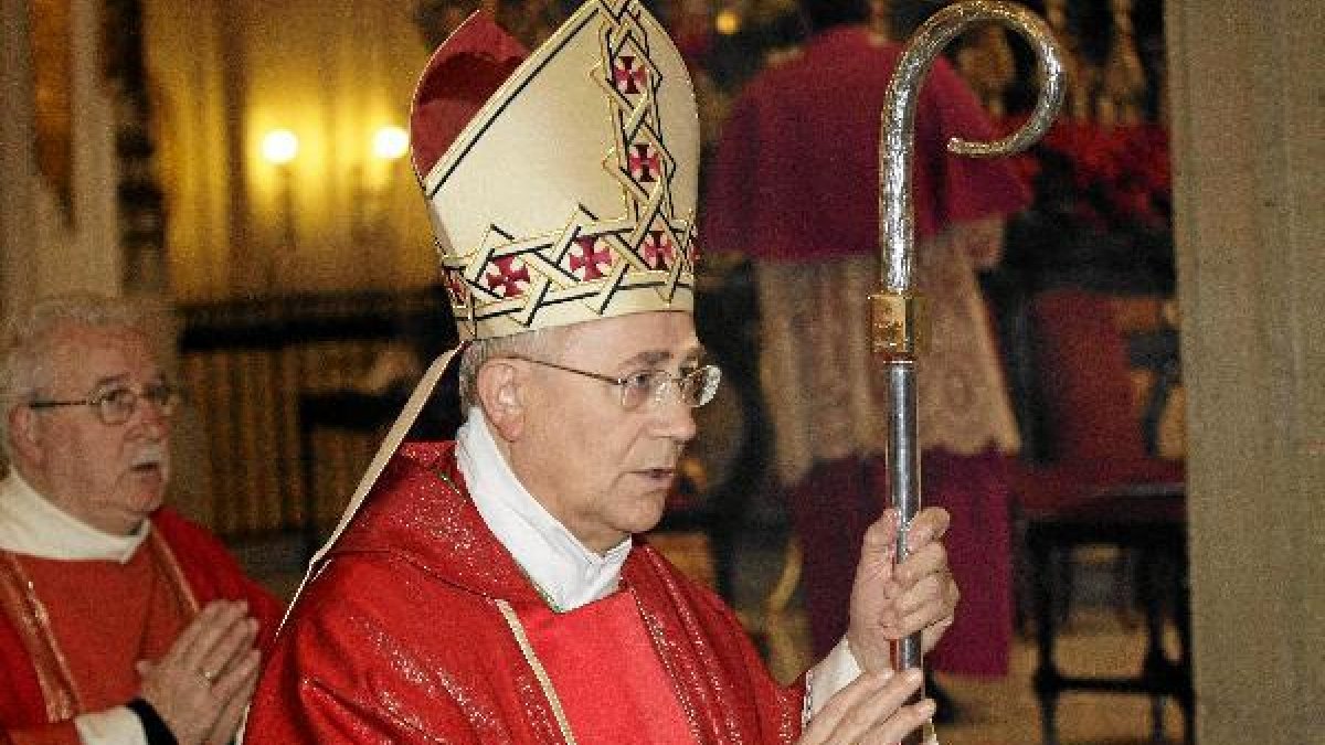 Adolfo González, obispo de Almería.