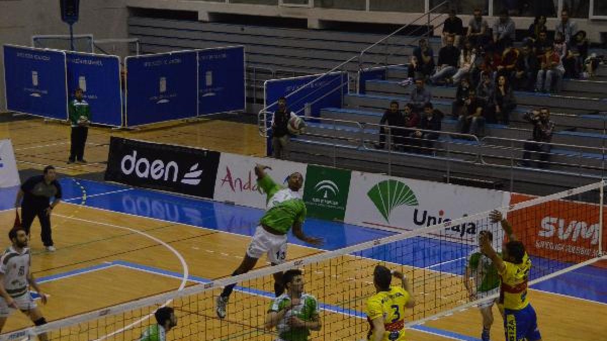 Una jugada del partido.