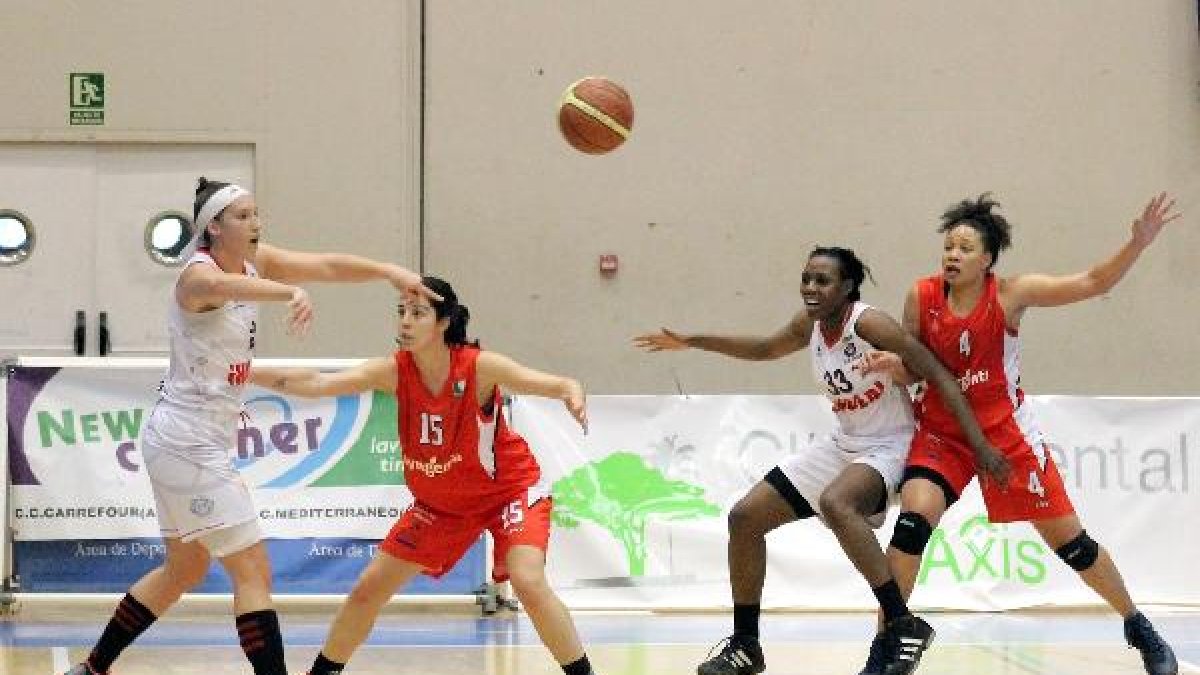 Una jugada del partido.