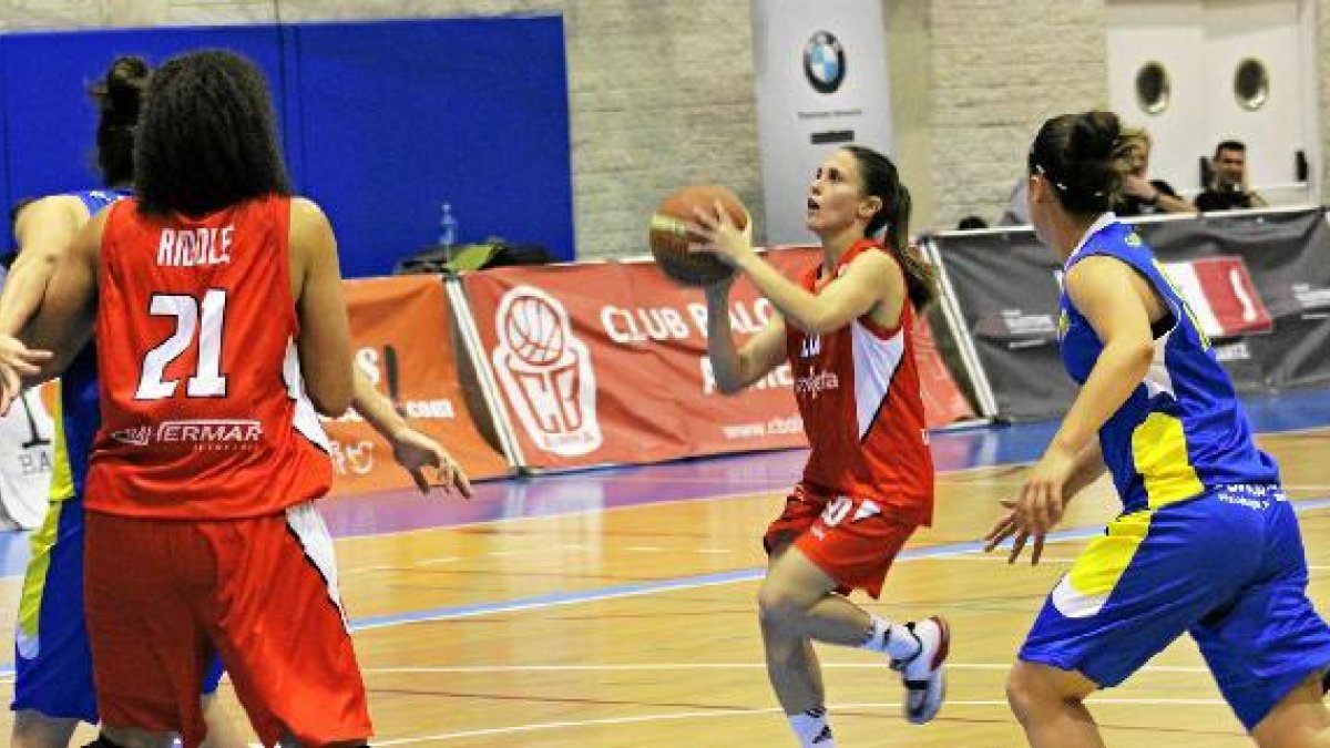 Adriana Díaz en el partido frente a Baleares.