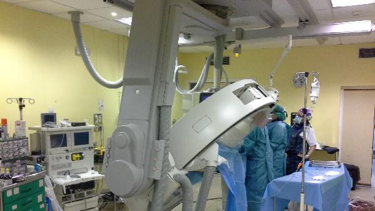 Sala de cirugía endovascular en Torrecárdenas.