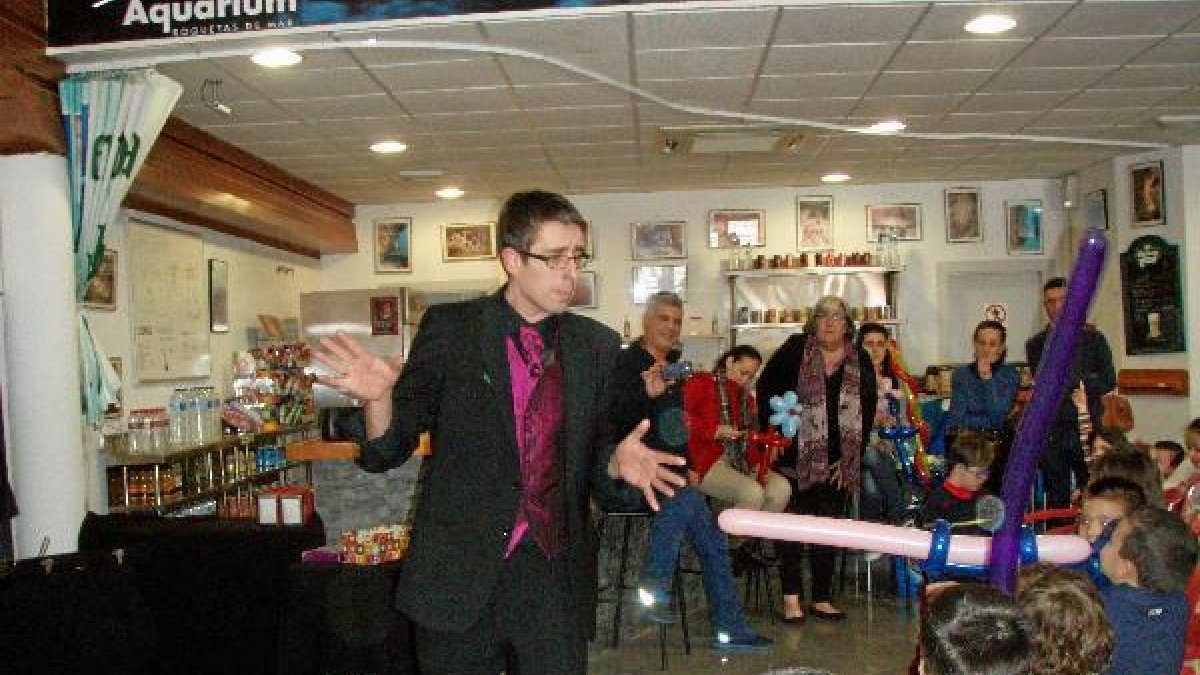 Actuación de magia con motivo de un cumpleaños.
