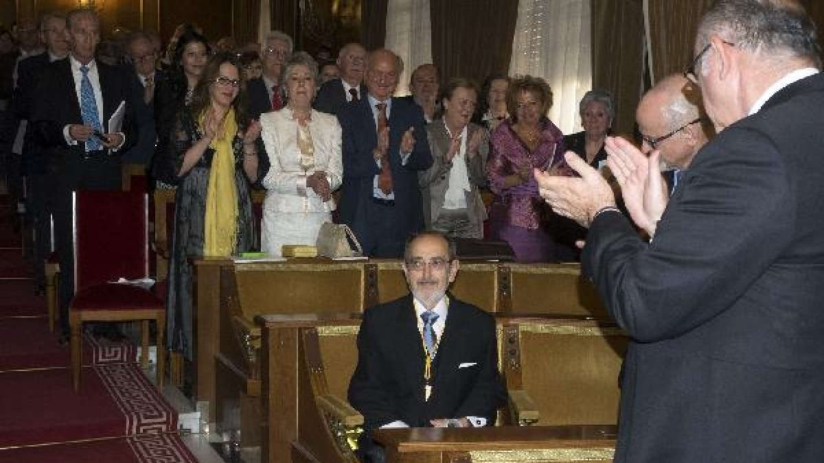 Francisco Robles, nuevo miembro de la Real Academia de Medicina de Andalucía Oriental.