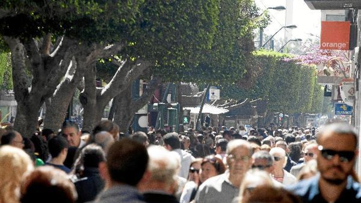 El Paseo de Almería, lleno el Domingo de Resurrección