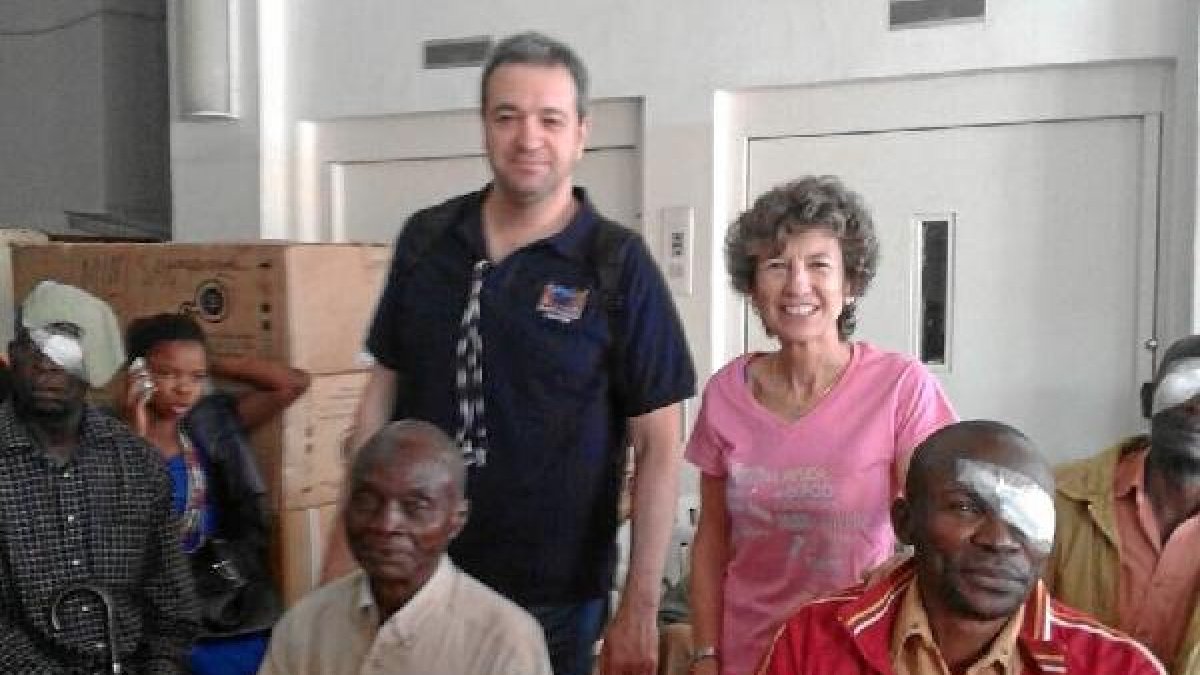 Primera día con las personas intervenidas de cataratas.