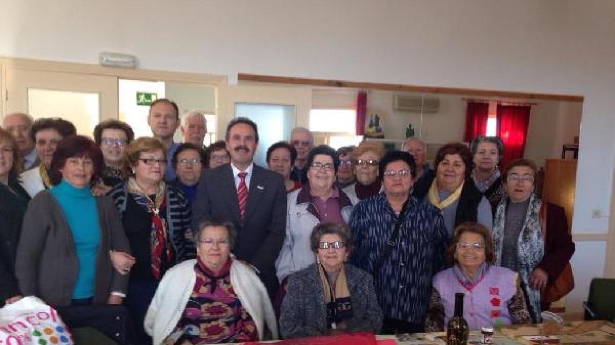 El delegado durante su visita al centro gestionado por la Junta.