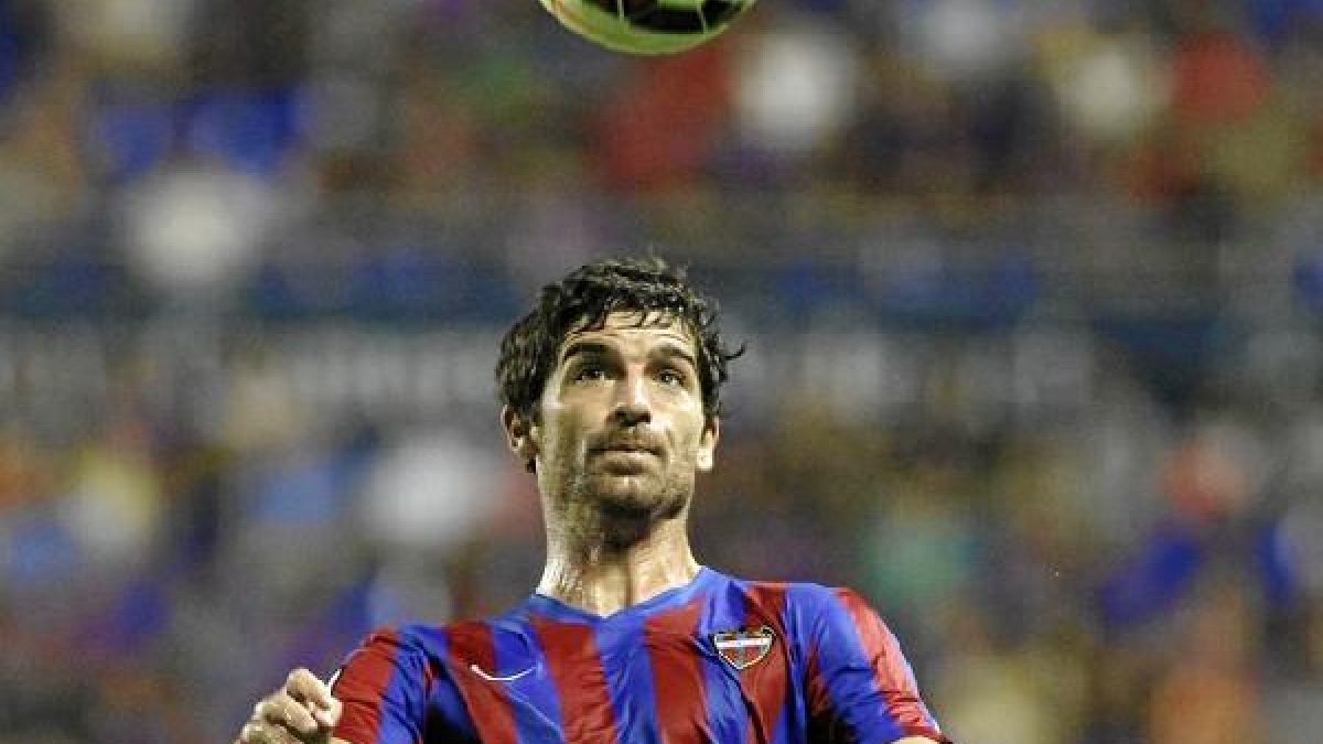 El jugador granota emprende una aventura en el fútbol emergente.