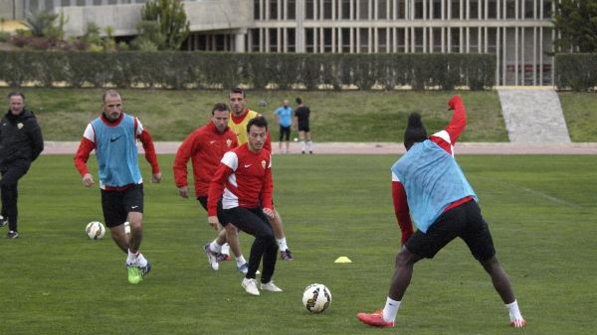 Espinosa apenas cuenta en los planes de JIM.