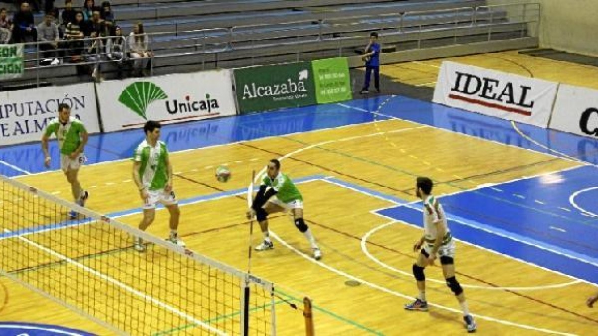El jugador almeriense no se fía del potencial de Cajasol.