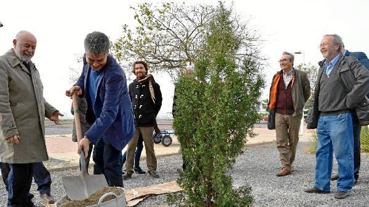 Los rectores y representantes del GEM echan tierra al ejemplar de Sabina Mora.