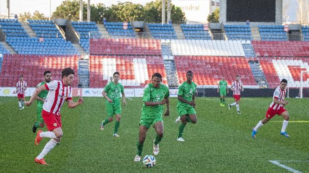 Rubén entró en la 2ª parte y estuvo muy activo.