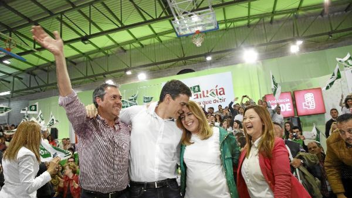 Acto de fin de campaña en Sevilla