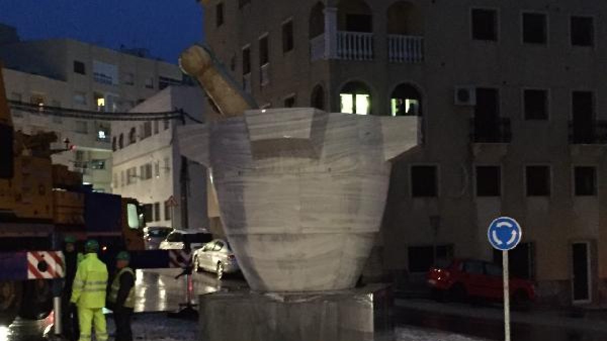 El mortero de mármol tras su instalación.