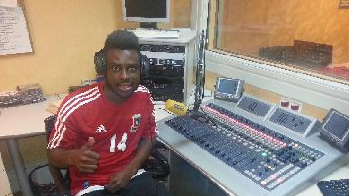 Kike Boula, en los estudios de la Cadena SER.