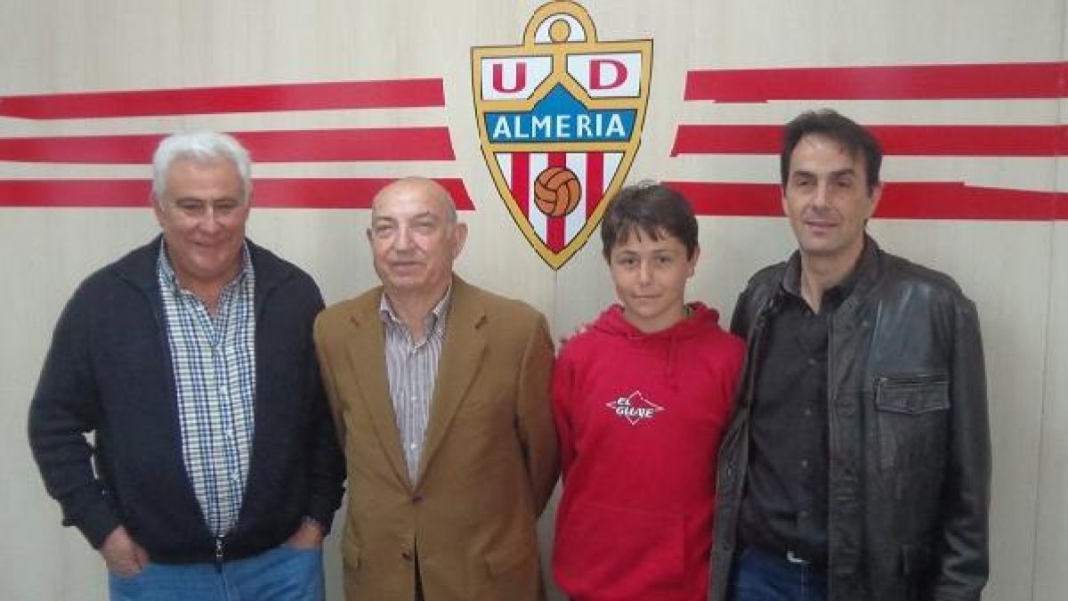 Guillermo Martínez, el consejero Luis Guillén, David Rodríguez y su padre.