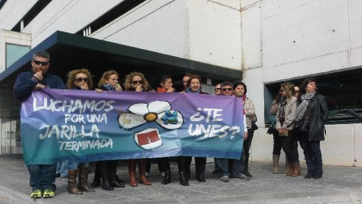 Representantes del AMPA de Flor de la Jarilla de Huércal de Almería ante Educación